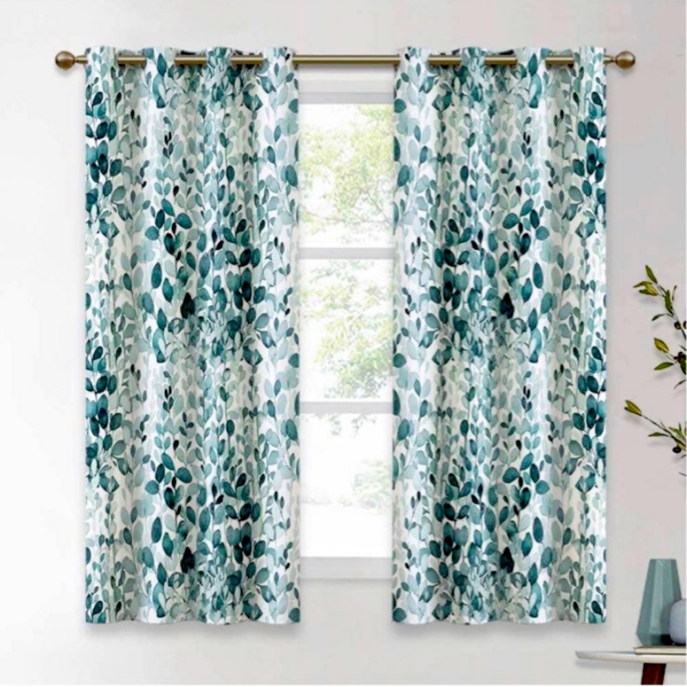 Blackout leaf curtains